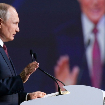 Путин предложил продлить льготную ипотеку до 1 июля 2024 года, повысив ставку до 8%